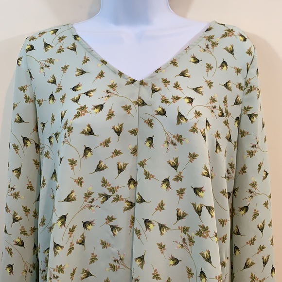 LC Lauren Conrad Floral V-Front & Back Shirt  Sz S - Picture 2 of 9